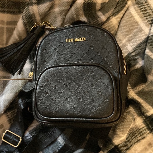 Small sized backpack very spacious - Picture 1 of 1
